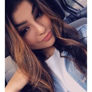 Meet your Posher, Alieha